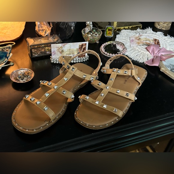 🎀Maddengirl•gladiator style sandals - Picture 1 of 9